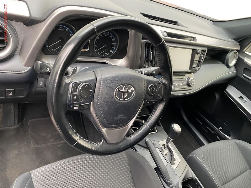 Toyota RAV4 (2019) 2.0 VVT-i 4x4, ČR, AT, LED - fotka 13 z 20