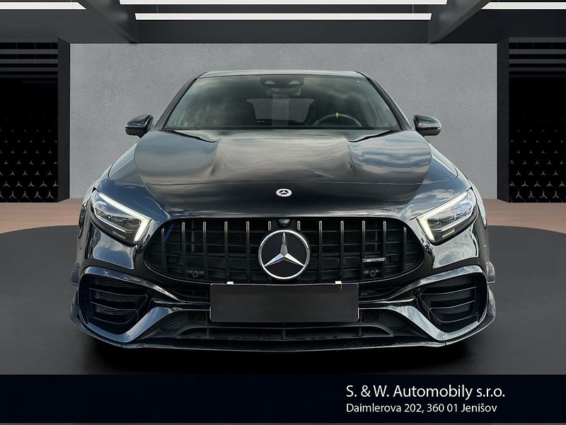 Mercedes-Benz Třídy A 45 AMG - fotka 2 z 40