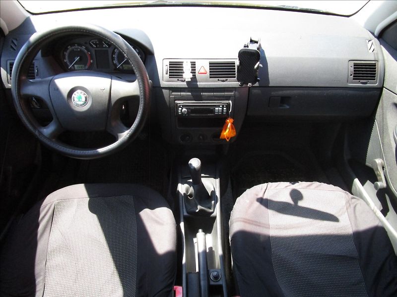Škoda Fabia 1.2HTP - fotka 7 z 37