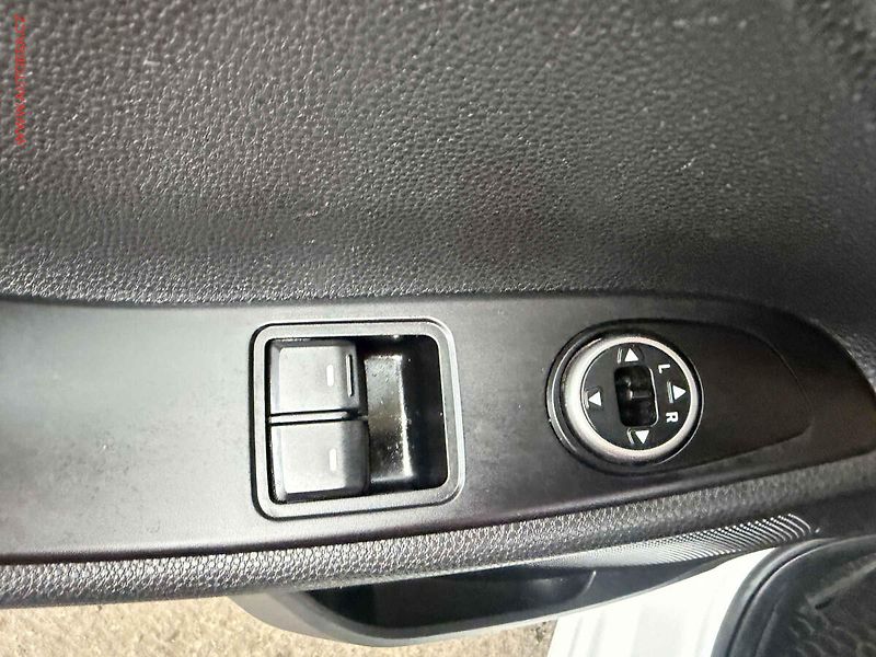 Hyundai i20 (2019) 1.2i, 1.maj,ČR, AC - fotka 11 z 16