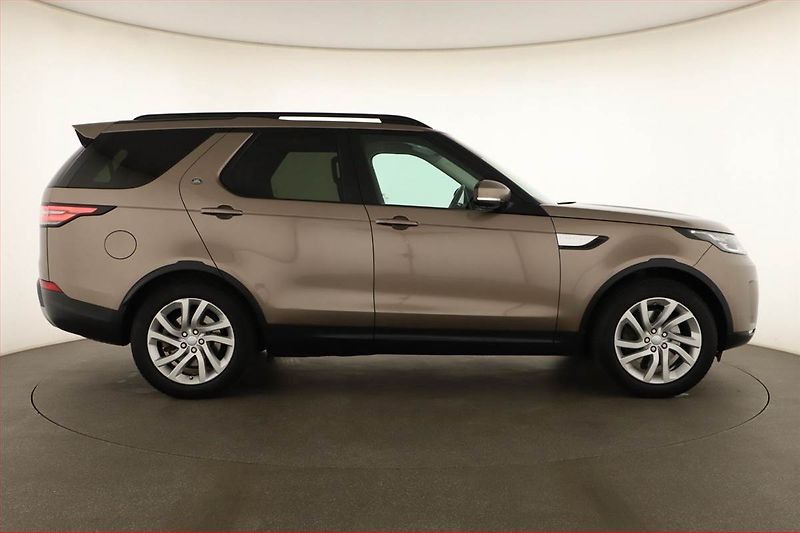 Land Rover Discovery (2017) HSE 3.0 Td6 - fotka 6 z 22
