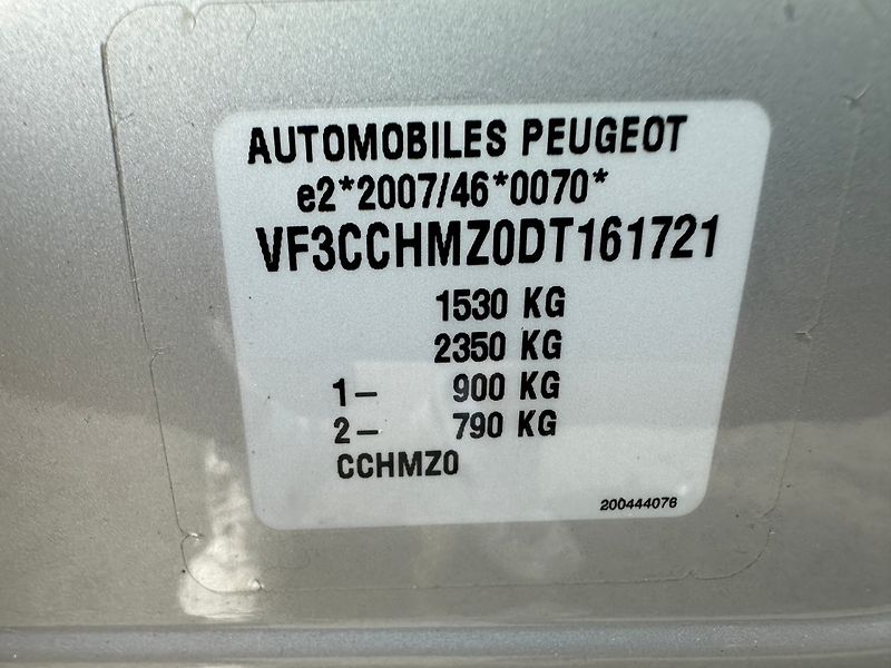 Peugeot 208 (2014) 1.2i 60kw - fotka 15 z 23