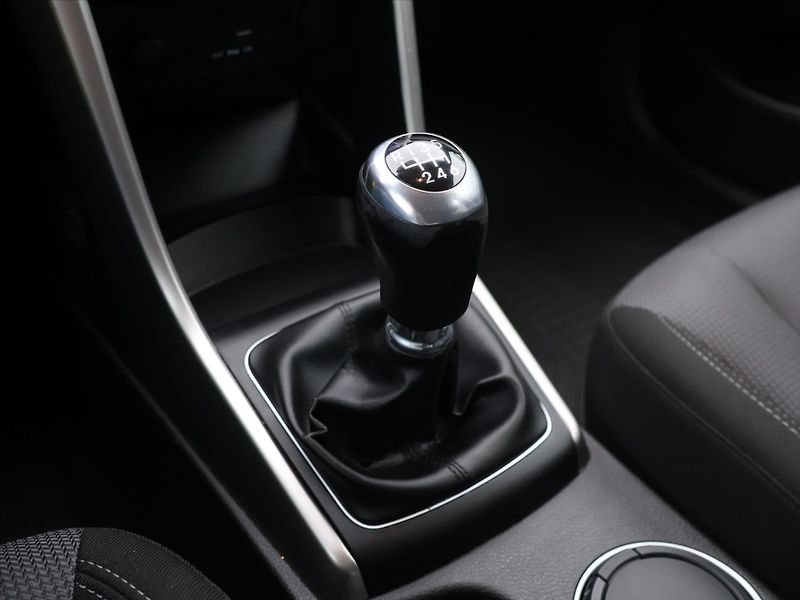 Hyundai i30 1,6 GDI 99kW Trikolor Style CZ - fotka 20 z 29