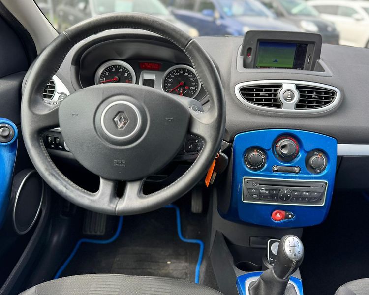 Renault Clio (2009) - fotka 10 z 14