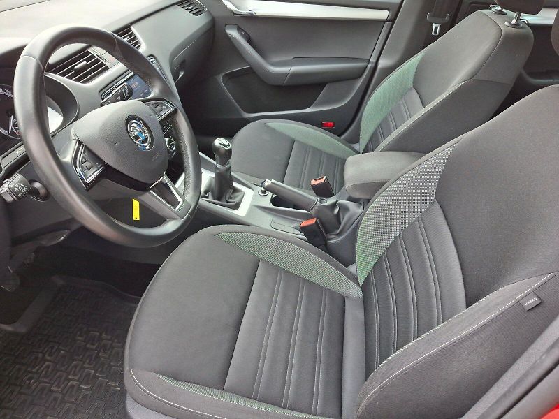 Škoda Octavia (2019) Ambition Plus 1,5TSi 110kW - fotka 6 z 33