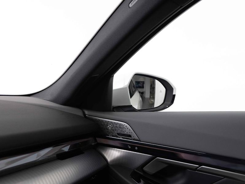 BMW Řada 5 540d xDrive Touring - fotka 16 z 22