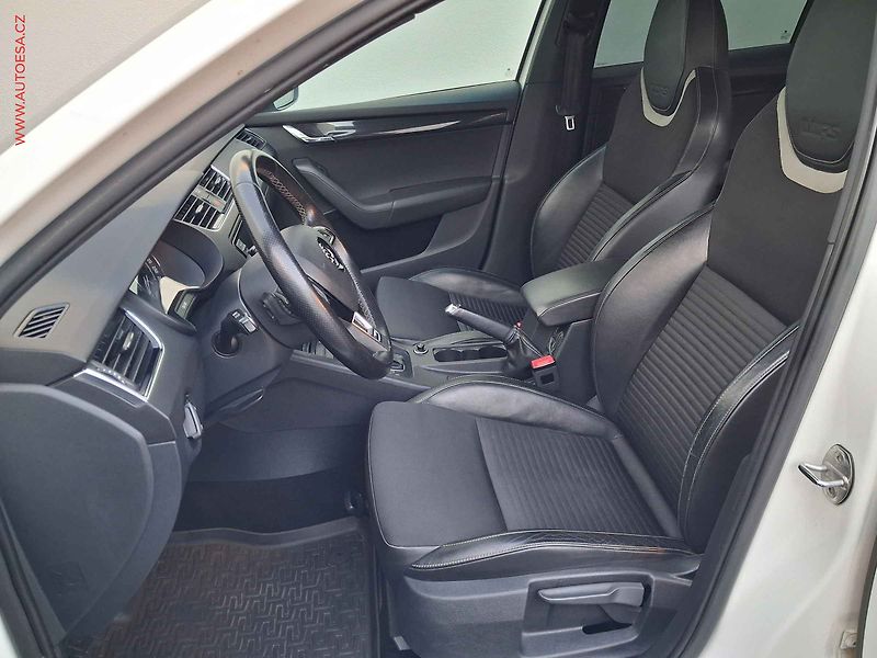 Škoda Octavia (2013) 2.0TSi, RS, DSG, bixen, navi - fotka 9 z 18
