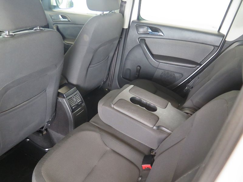 Škoda Yeti (2010) 2.0TDI,4x4,výhřev,tažné - fotka 14 z 22