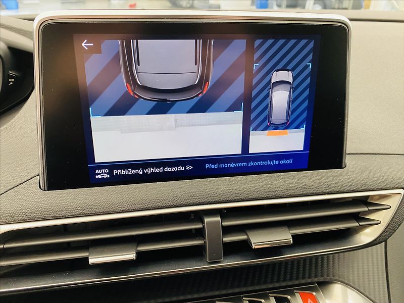 Peugeot 3008 1,2 PureTech 96kW Active - fotka 18 z 28