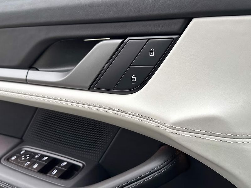 Porsche Taycan Sport Turismo HuD 360 Inno Chr - fotka 17 z 20