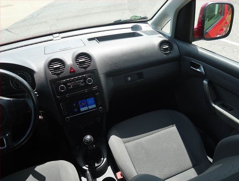 Volkswagen Caddy (2015) 1.6 TDI, 5Míst, ČR - fotka 8 z 16