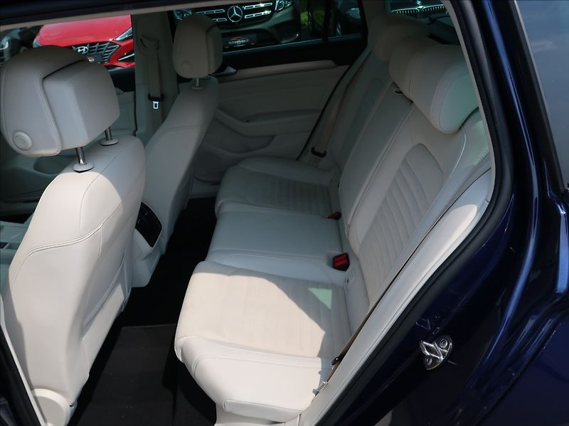 Volkswagen Passat 2,0 TDi,110kW,1majČR,Highline - fotka 19 z 27