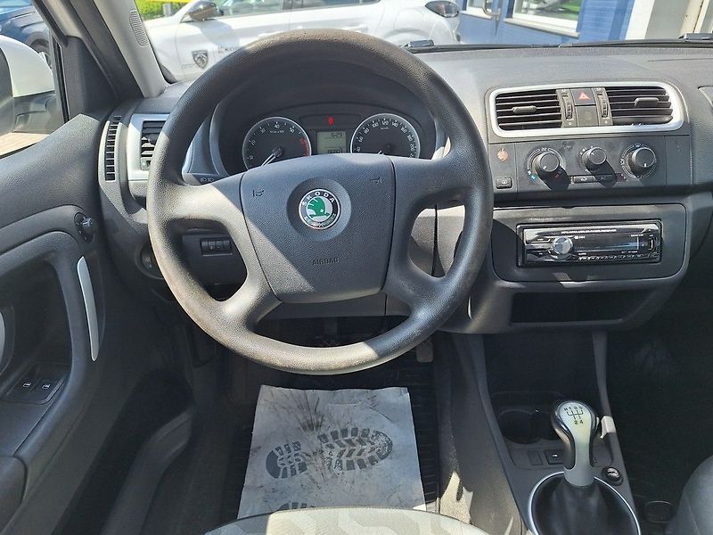 Škoda Fabia (2008) 1,2 44kW M5 Klima nová STK - fotka 11 z 13