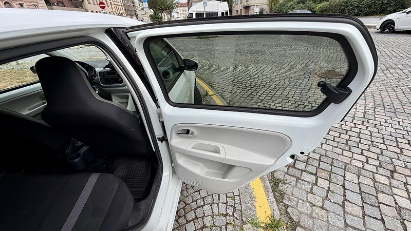 Volkswagen e-up! (2017) VW eUP! 60Kw, dojezd 130km DPH - fotka 9 z 27