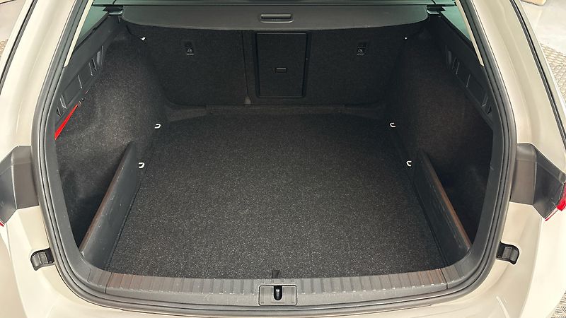 Škoda Octavia 2.0 TDI Ambition Combi - fotka 17 z 26