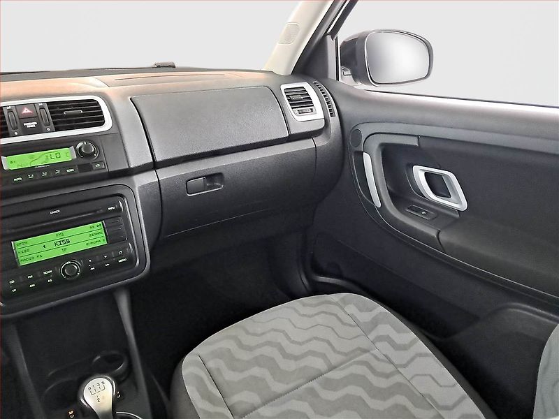 Škoda Fabia (2009) 1.4 16V, nová STK - fotka 8 z 17