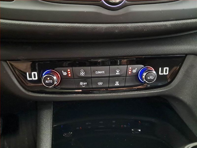 Opel Insignia (2022) 2.0 CDTI, 4X4, Automat - fotka 16 z 16