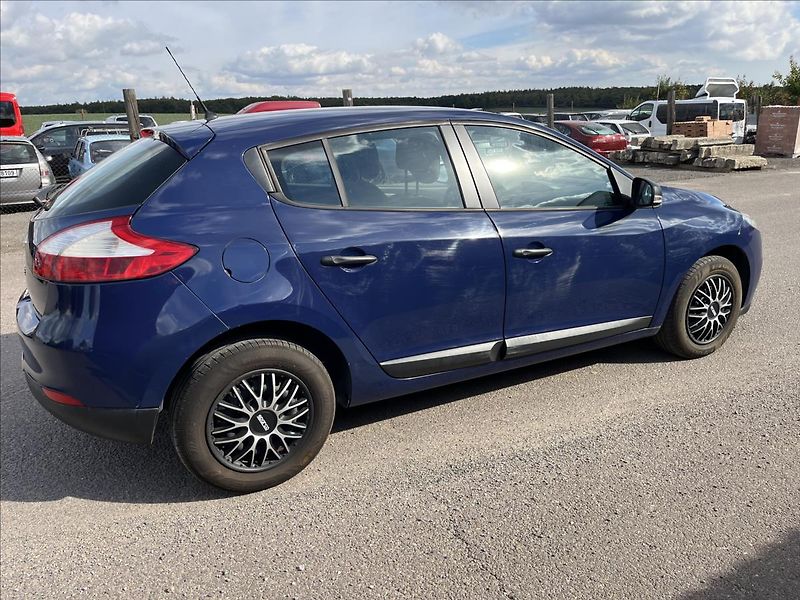 Renault Mégane 1,6 i KLIMA SERVIS STK 2/2027 - fotka 5 z 35