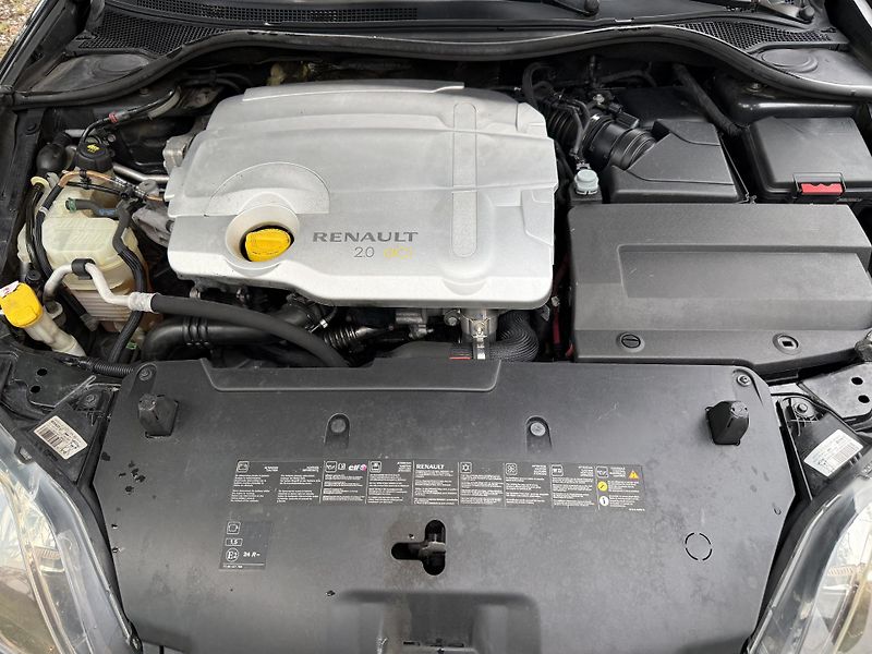 Renault Laguna 2,0dCi TAŽNÉ - fotka 24 z 24