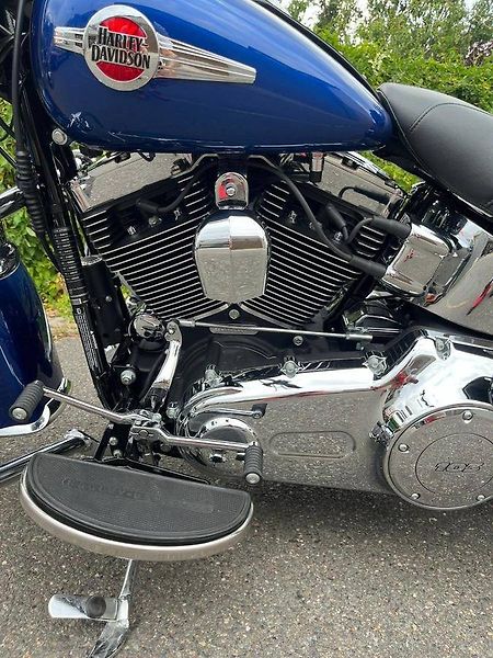 Harley-Davidson FLSTC Heritage Softail Classic (2017) - fotka 11 z 13
