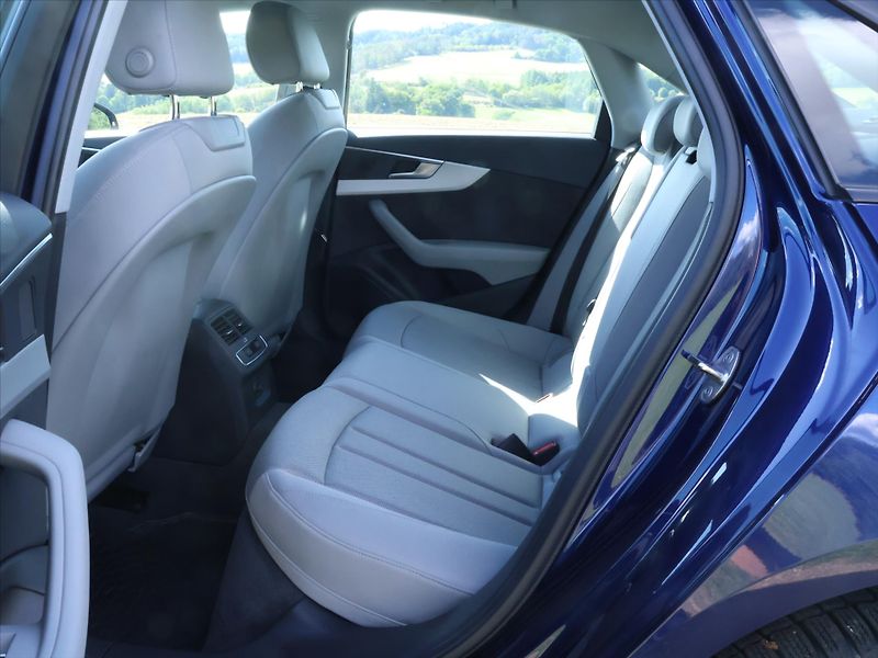 Audi A4 2,0 35 TDI CZ Advanced DPH - fotka 13 z 25