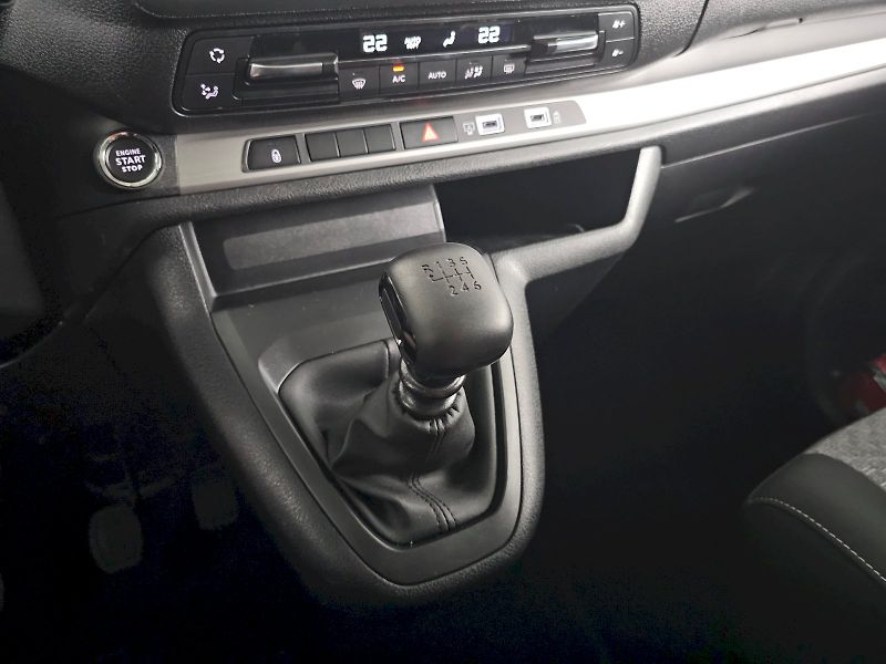 Toyota ProAce Verso (2025) 2.0D 106kW FAMILY 8S WEBASTO L - fotka 24 z 34