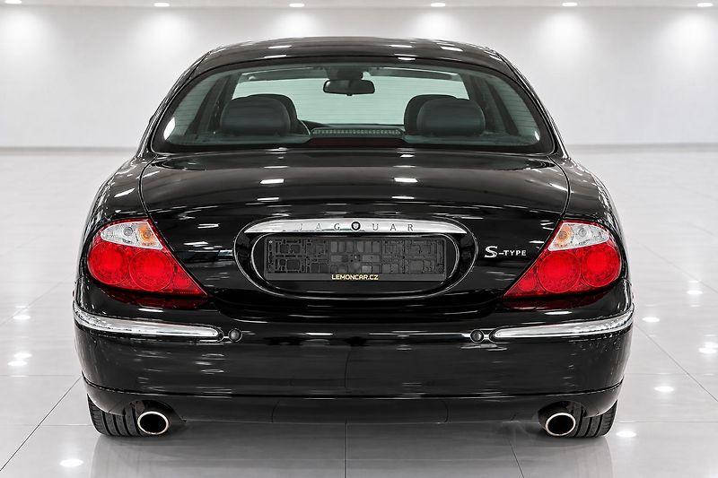 Jaguar S-Type (2001) - fotka 8 z 21