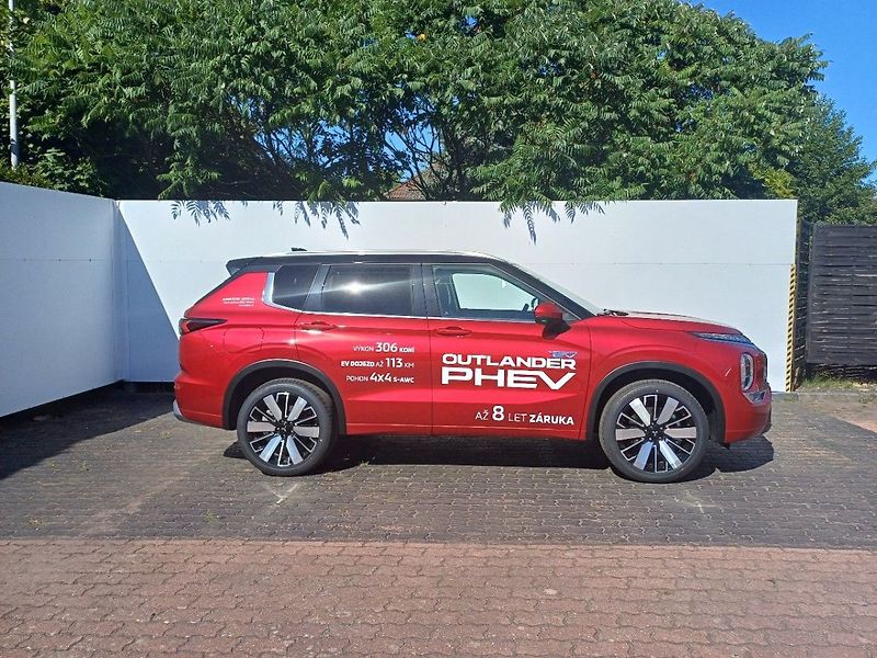Mitsubishi Outlander Instyle 2,4 MIVEC 2xelektromot - fotka 5 z 25