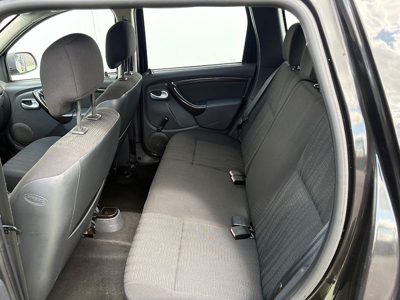 Dacia Duster 1.6i, 77kW, Klima - fotka 7 z 17