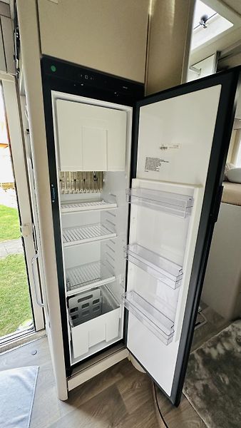 Mercedes-Benz (2020) HYMER T 685 S - fotka 24 z 35
