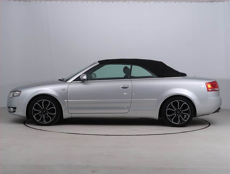 Audi A4 (2007) 2.0 TDI, Serv.kniha, Xenony - fotka 17 z 17