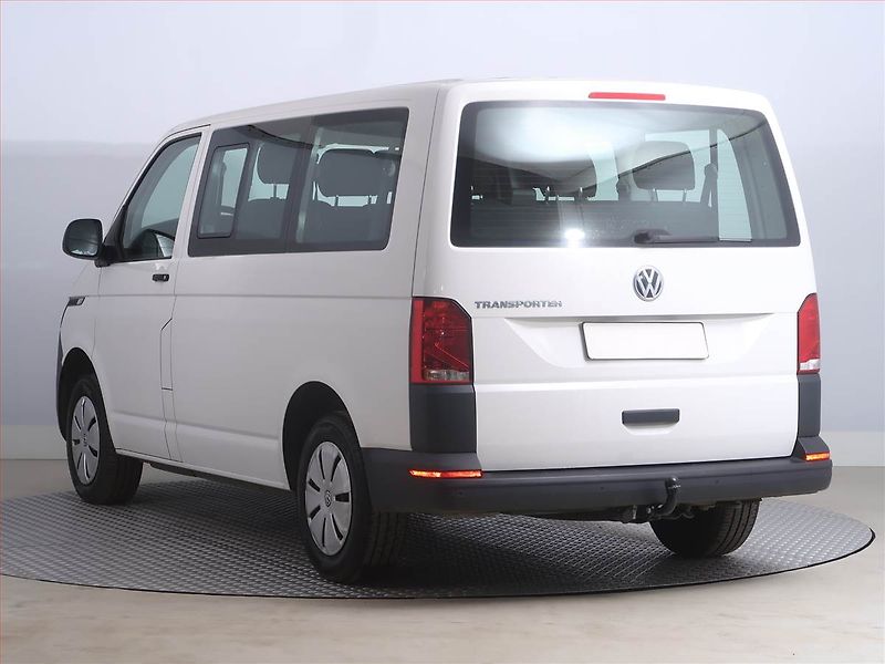 Volkswagen Transporter (2022) 2.0 TDI, Bus, 9Míst, ČR, DPH - fotka 4 z 17