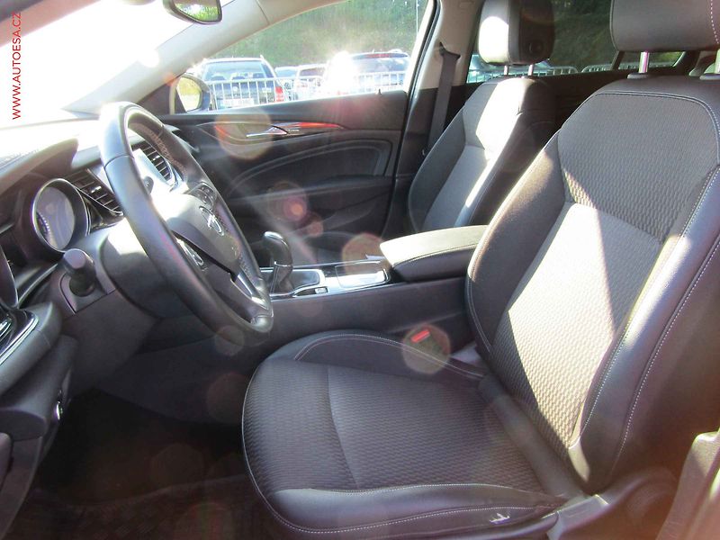 Opel Insignia (2017) 1.5T, LED, navi park.čidla - fotka 9 z 18