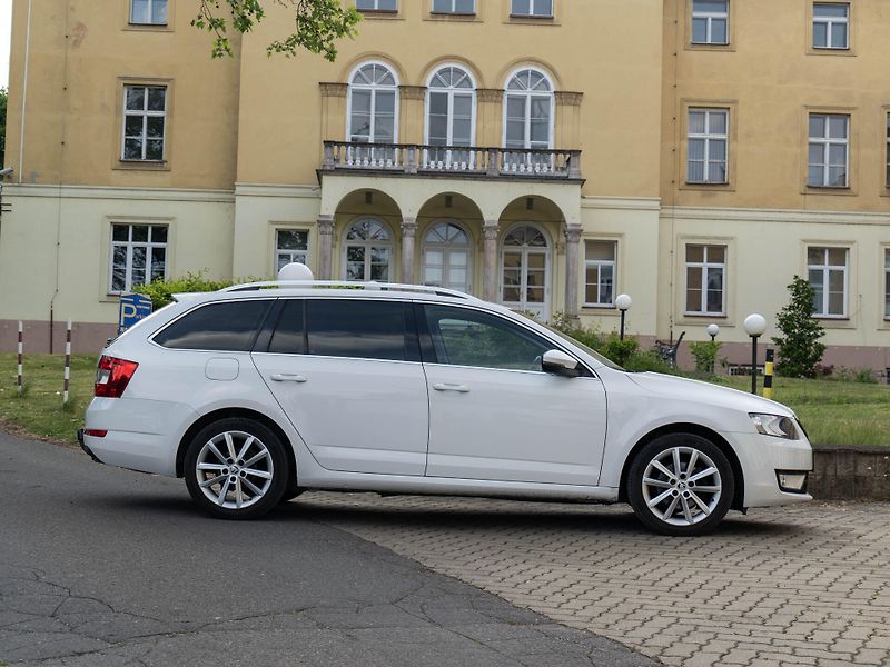 Škoda Octavia 1.4 TSI Tažné Tempomat R17 Alu - fotka 5 z 26