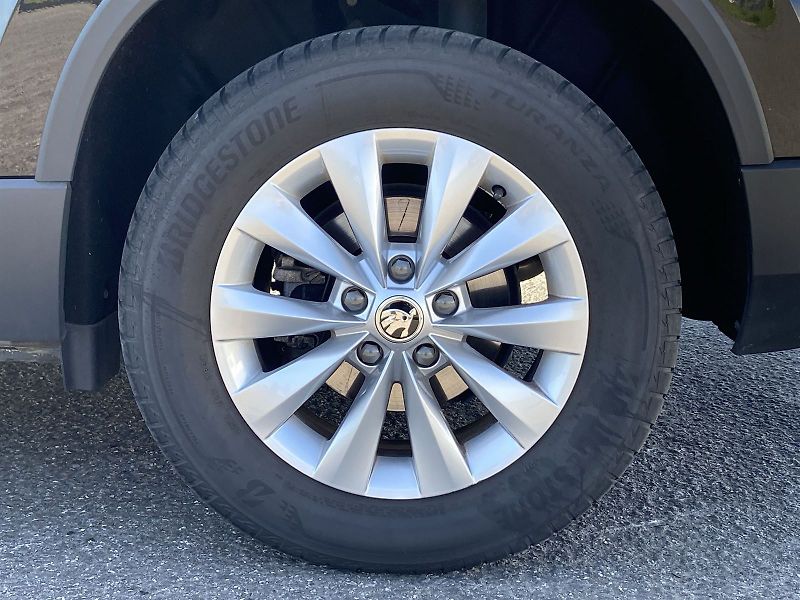 Škoda Karoq (2024) 2.0 TDI 4x4 DSG Selection - fotka 30 z 34