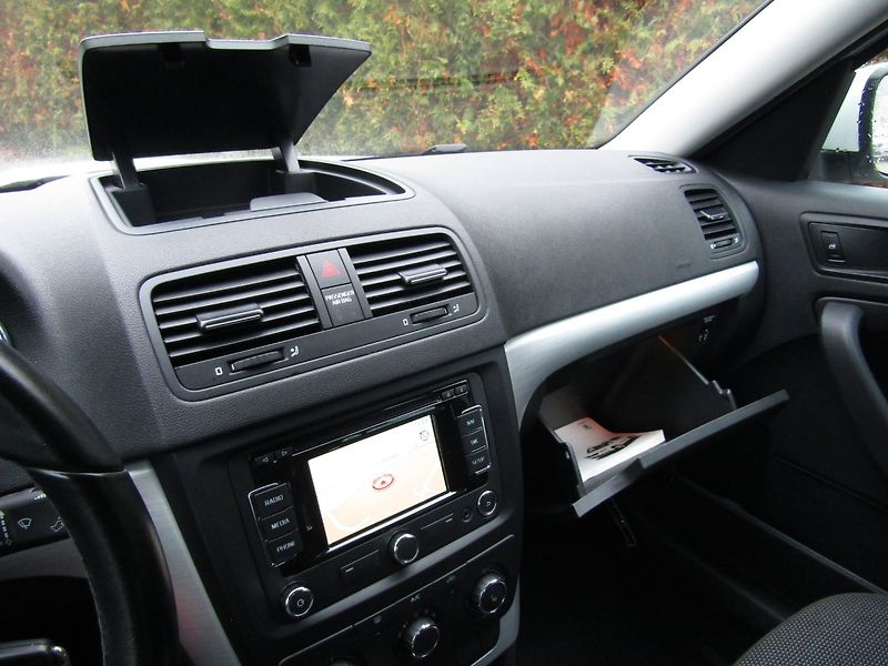 Škoda Yeti (2014) 1.6 TDI 77kW DSG BEZ KOROZE - fotka 37 z 39