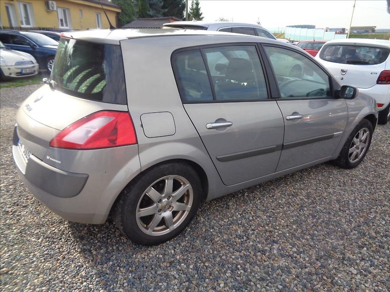 Renault Mégane 1,4 - fotka 4 z 13