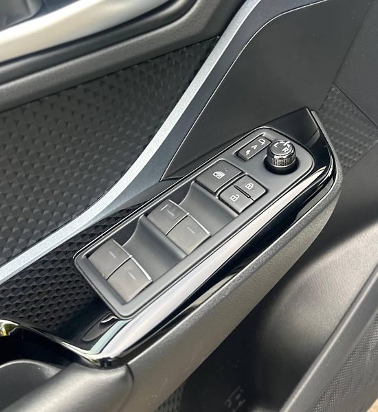 Toyota C-HR (2020) 2.0 HYBRID 112KW AUT 2020 - fotka 12 z 34