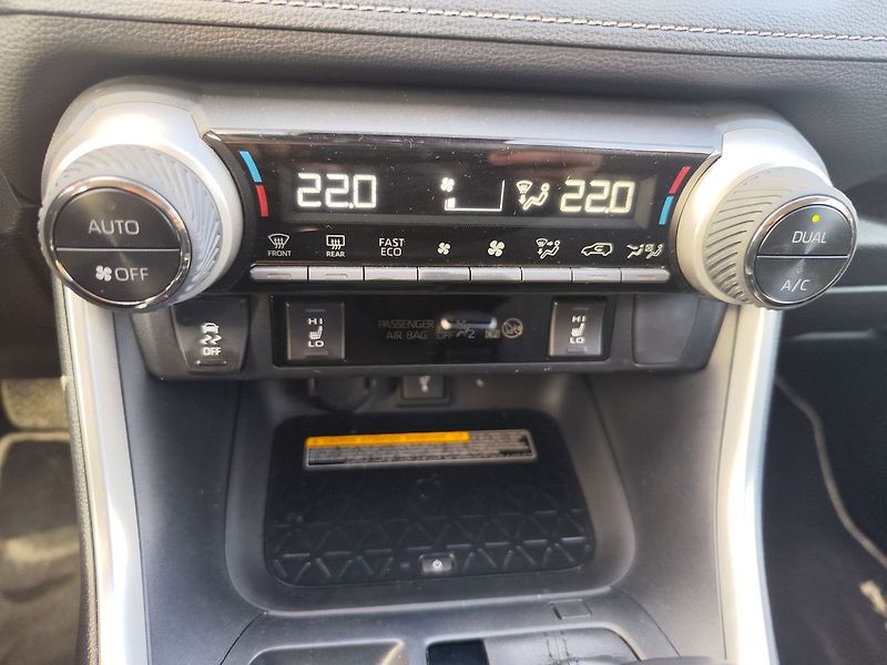 Toyota RAV4 2.5 HEV/163kW Comort AT - fotka 21 z 29