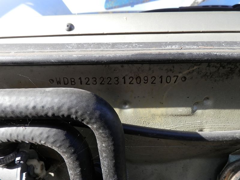 Mercedes-Benz 123 230E AUTOMAT - fotka 33 z 36