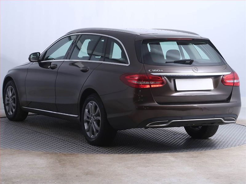 Mercedes-Benz Třídy C (2017) C 180 d, Navi, Tempomat - fotka 4 z 20