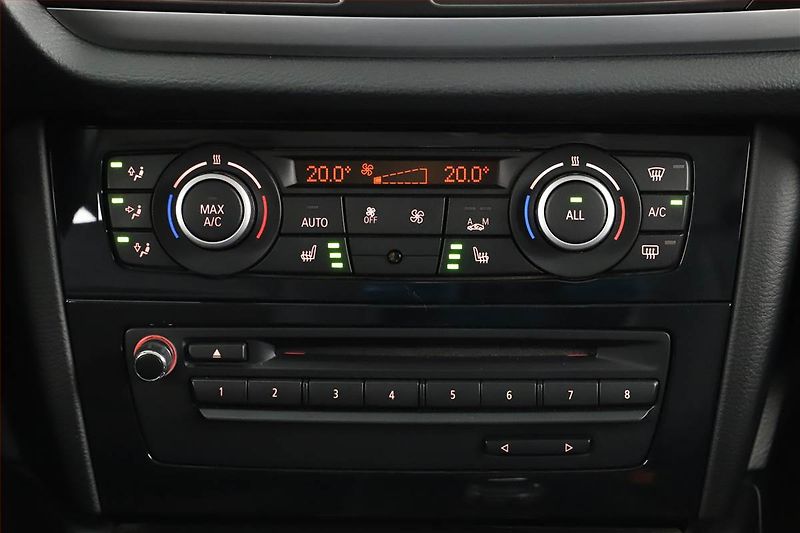 BMW X1 (2015) xDrive18d, 4X4, Automat - fotka 11 z 17