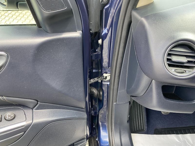 Lancia Delta 2.0JTD 165PS SPORT NAVI SERVIS - fotka 88 z 169