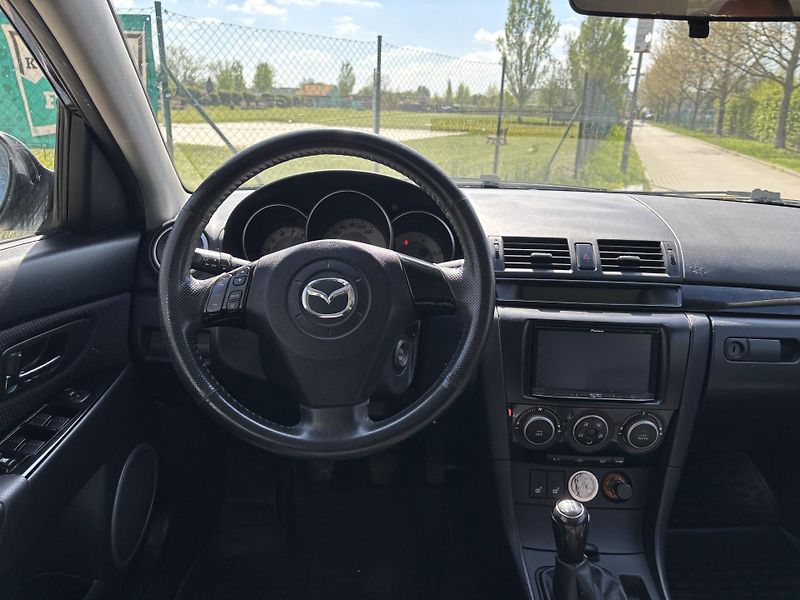 Mazda 3 1.6 Sport Active - fotka 20 z 26