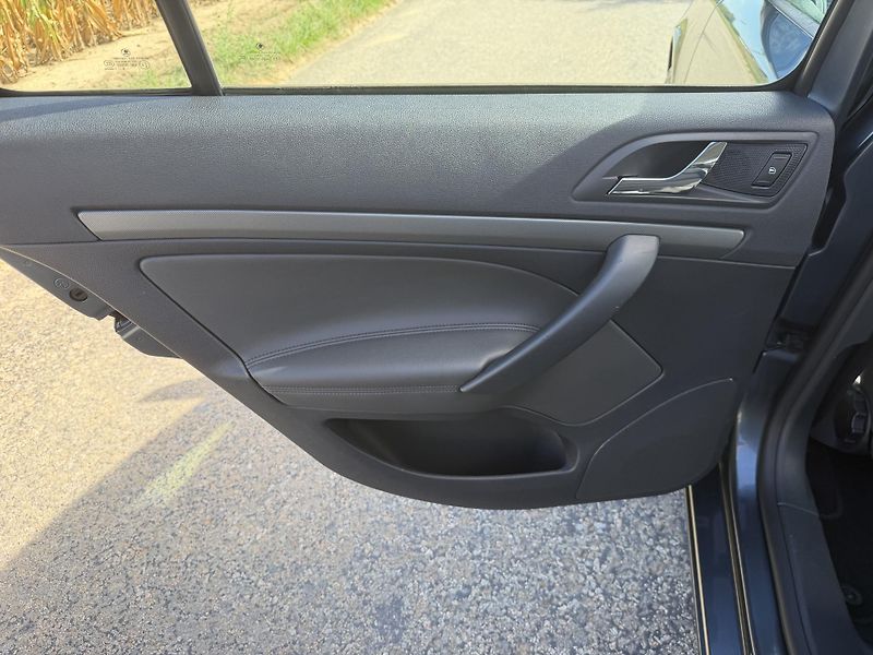 Škoda Octavia 2,0TDI 103kW Elegance BEZ DPF - fotka 28 z 57
