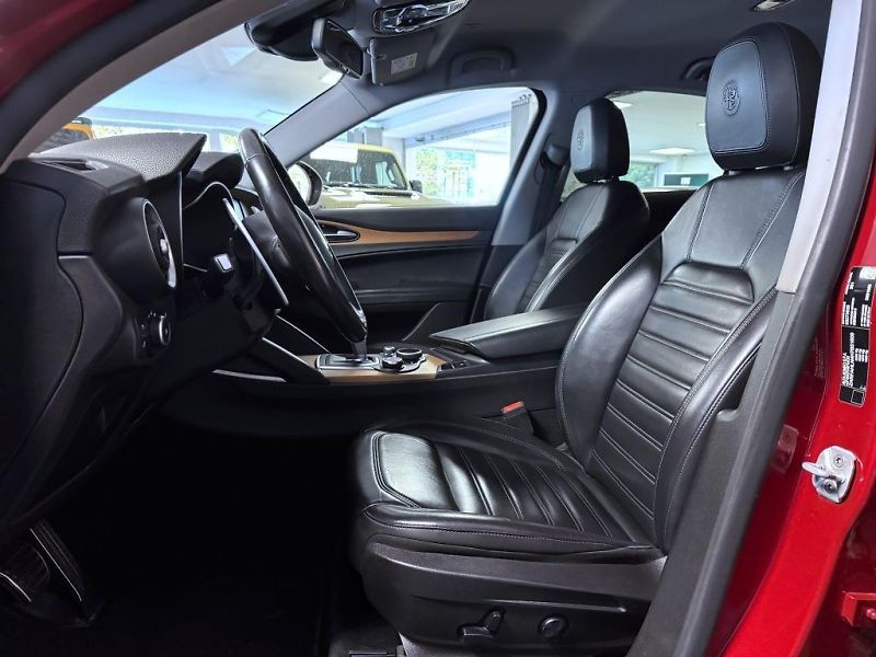 Alfa Romeo Stelvio (2017) 2.0T 280k AT8 ZF Q4 4x4 First - fotka 7 z 17