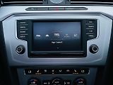 Volkswagen Passat 2.0TDI AUTOMAT VÝHŘEV SERVISKA - náhled 38