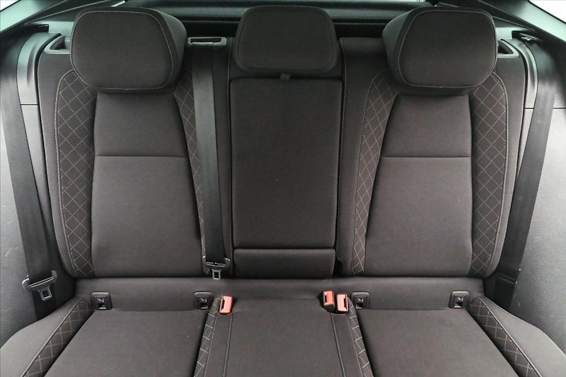 Škoda Karoq 1,5 TSI 110kW DSG Business Zár - fotka 27 z 31