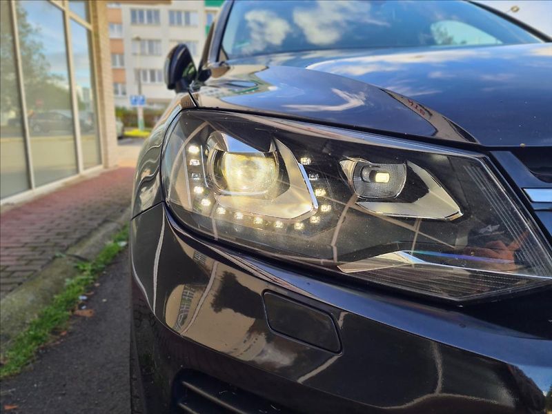 Volkswagen Touareg 4.2TDi*EXCLUSIVE*TAŽNÉ*KAM - fotka 11 z 45