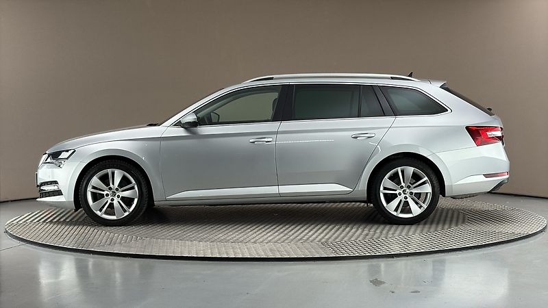 Škoda Superb 2.0 TDI DSG Style Combi - fotka 4 z 31